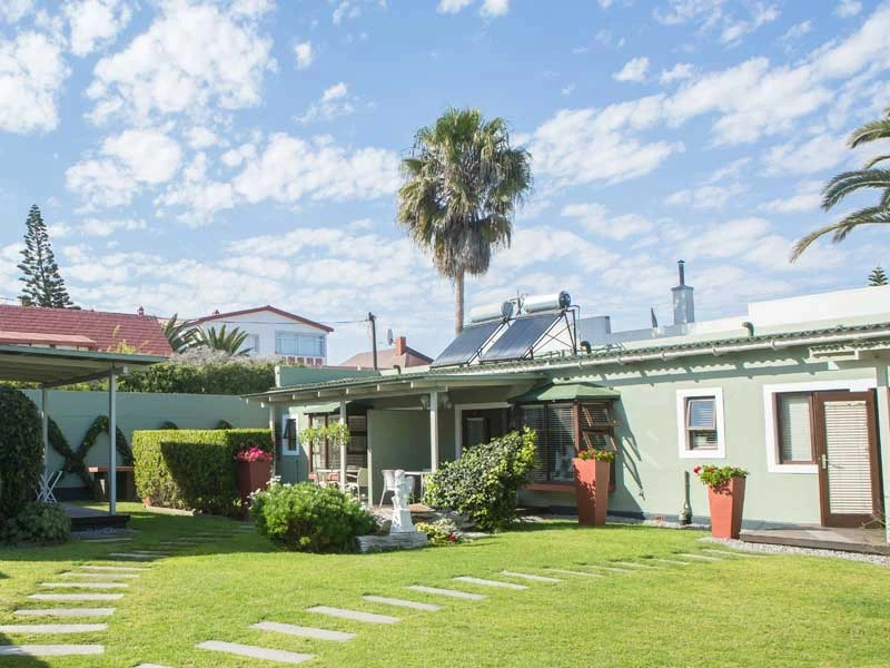 Namibia Familienreise Swakopmund Unterkunft grüner Garten