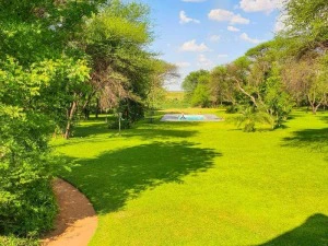 Namibia Okavango Fluss Familienreise Shakawe außen Ansicht der Anlage