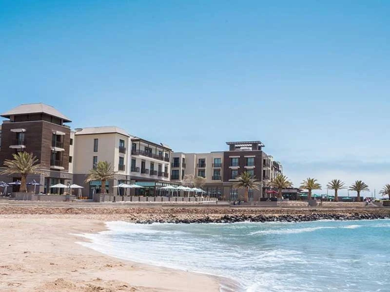 Namibia Familienreise Swakopmund Ausblick vom Strand auf die Stadt