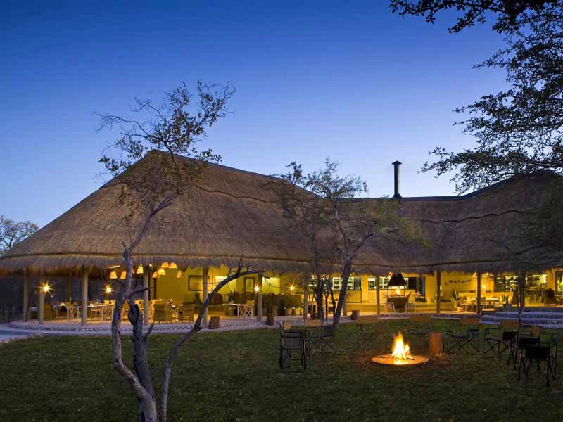 Namibia Familienreisen Etosha Unterkunft außerhalb des Parks Osten