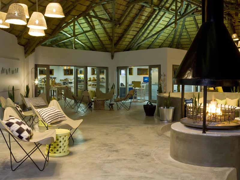 Namibia Familienreisen Etosha Unterkunft außerhalb des Parks Osten