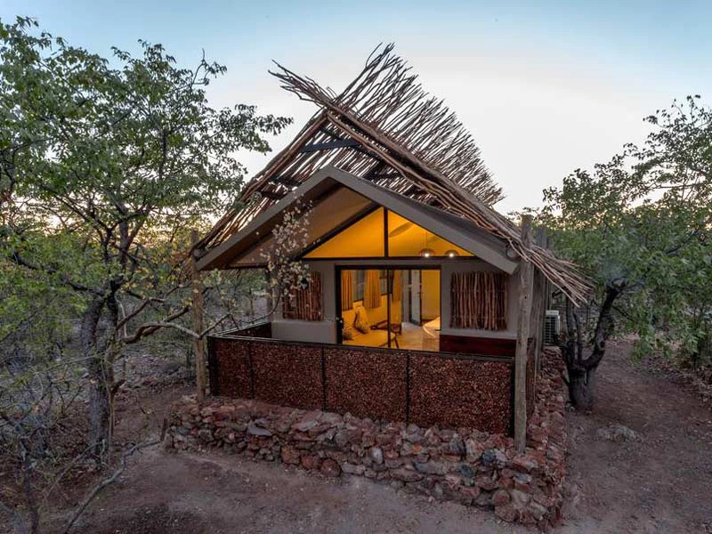 Namibia Familienreisen Etosha Unterkunft außerhalb des Parks Süden