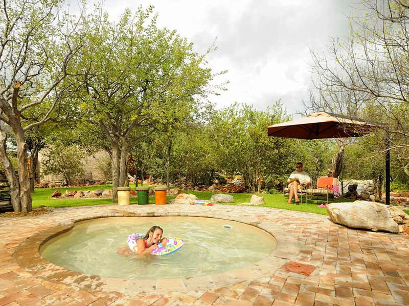Namibia Familienreisen Etosha Unterkunft außerhalb des Parks Süden