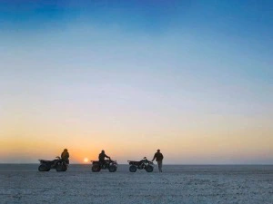 Quadtour mit Übernachtung in den Makgadikgadi Salzpfannen Botswana