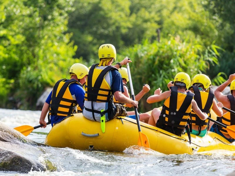 Uganda Biwindi eine Gruppe rafter in Aktion