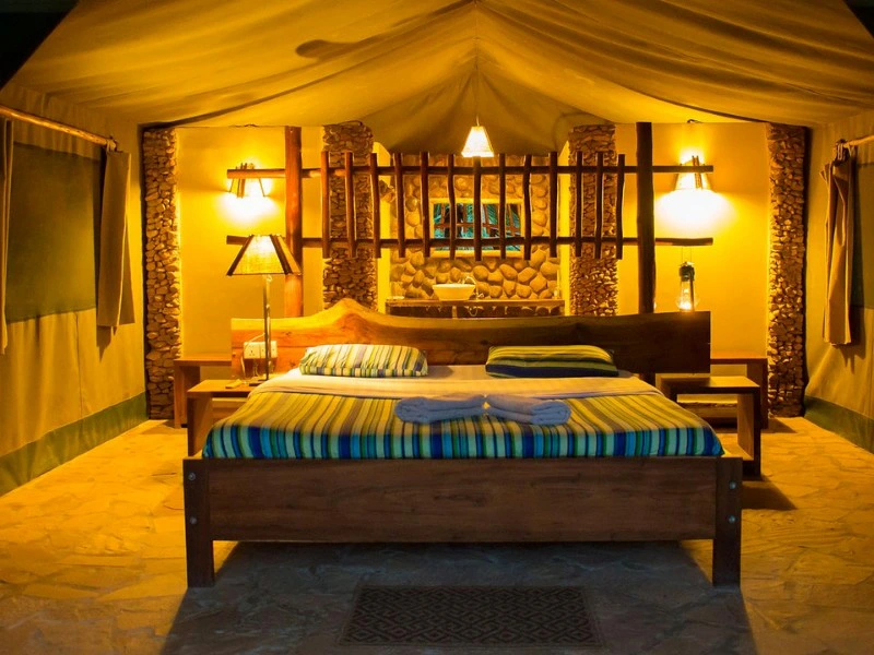 Uganda Unterkunft Kibale im Busch