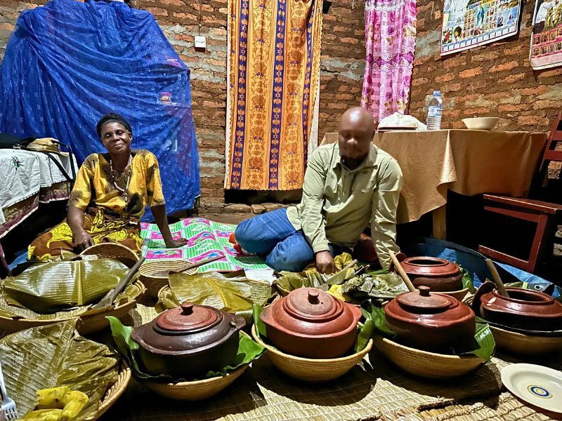 Uganda Traditioneller Kochkurs mit Locals Aufnahme aus der KĂĽche