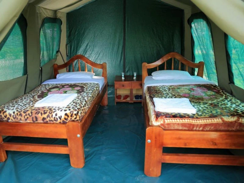 Uganda Queen Elizabeth NP Zelt von Innen