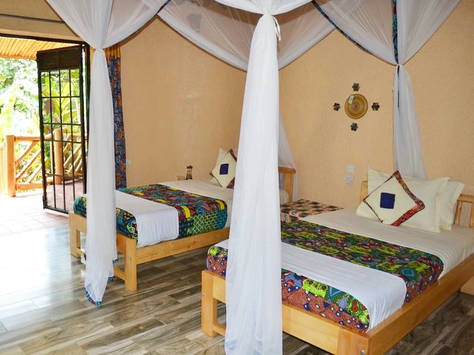 Bwindi lokales Frauendorf Zimmer Uganda