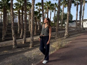 Kanaren Lanzarote Haria reisende im Palmengarten