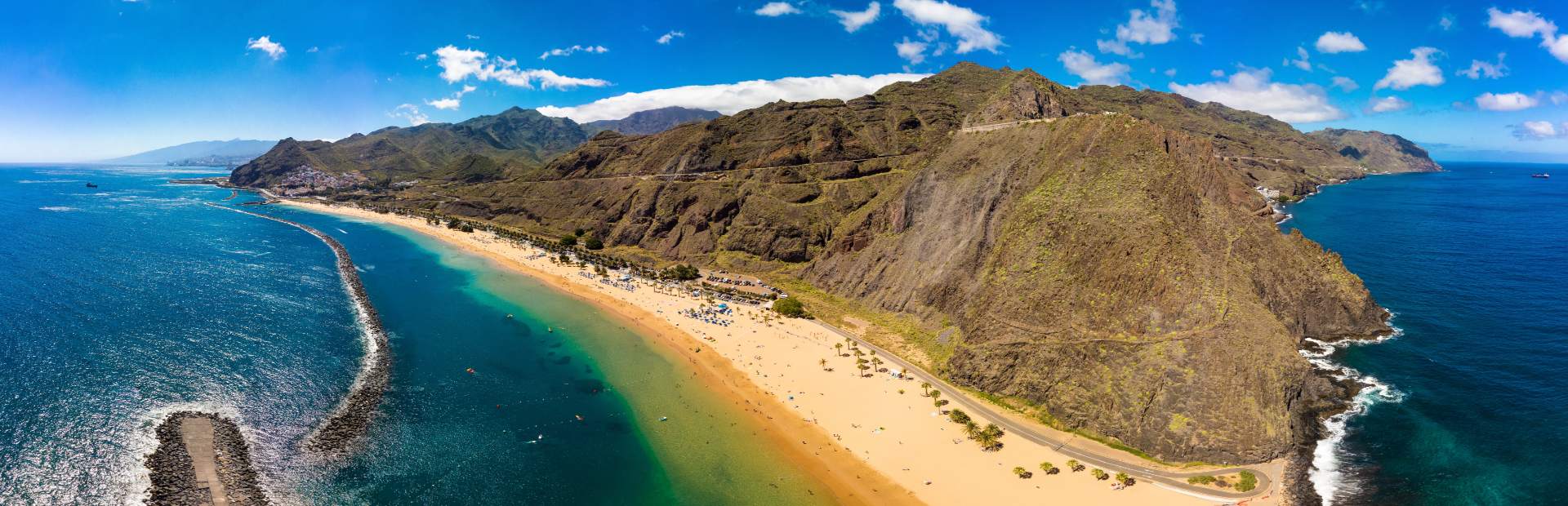 Blick auf die Küste und den Strand in Teneriffa