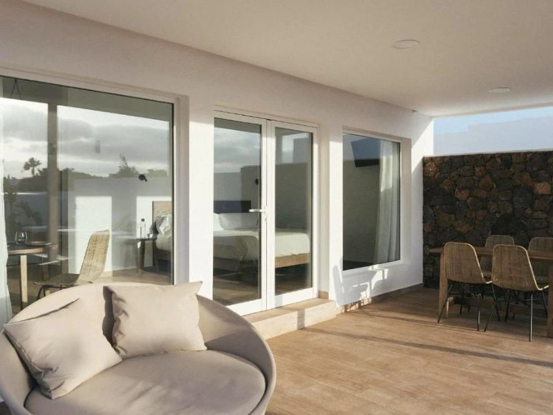 Kanaren Lanzarote Teguise Komfort Unterkunft am Meer Terrasse