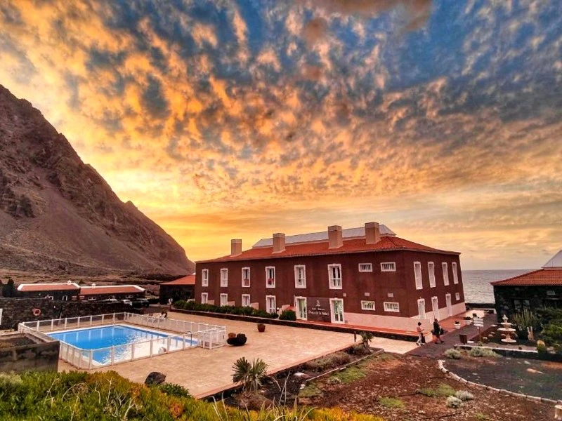 Kanarische Inseln El Hierro Unterkunft bei Sonnenuntergang