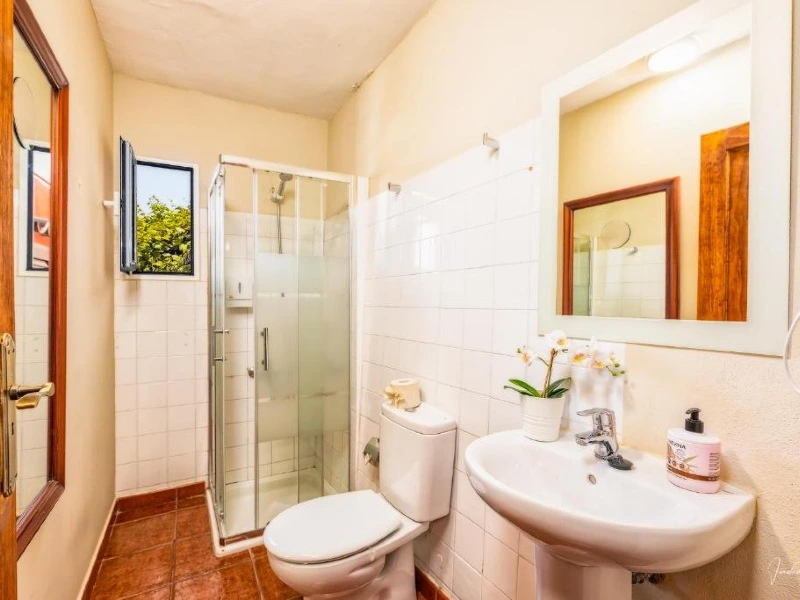 Kanaren la palma Unterkunft Badezimmer