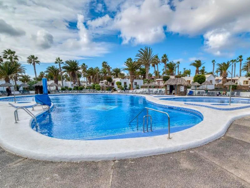 Kanaren Lanzarote Komfort Unterkunft eigenes Apartment Pool