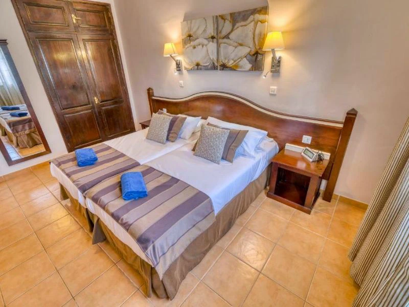 Kanaren Lanzarote Komfort Unterkunft eigenes Apartment Schlafzimmer