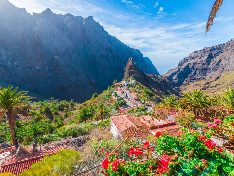 Kanaren Teneriffa Aussicht auf das Bergdorf