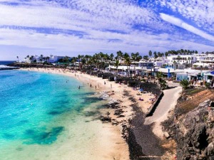 Kanaren Lanzarote Playa Blanca Aufnahme von Oben auf den Strand
