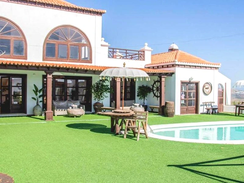 Kanaren Lanzarote Unterkunft Pool