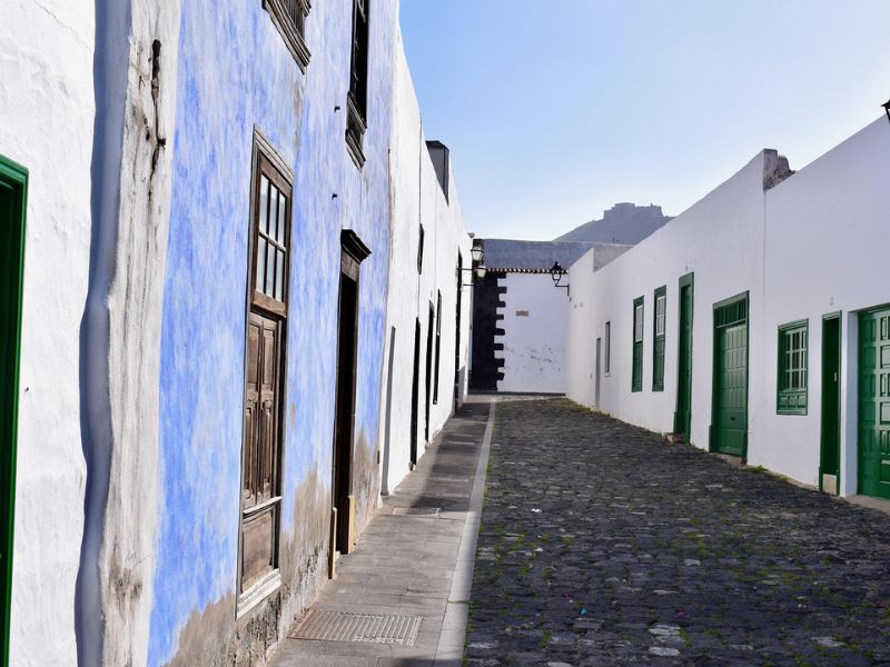Kanaren Lanzarote Teguise kleine Straßen im Dorf