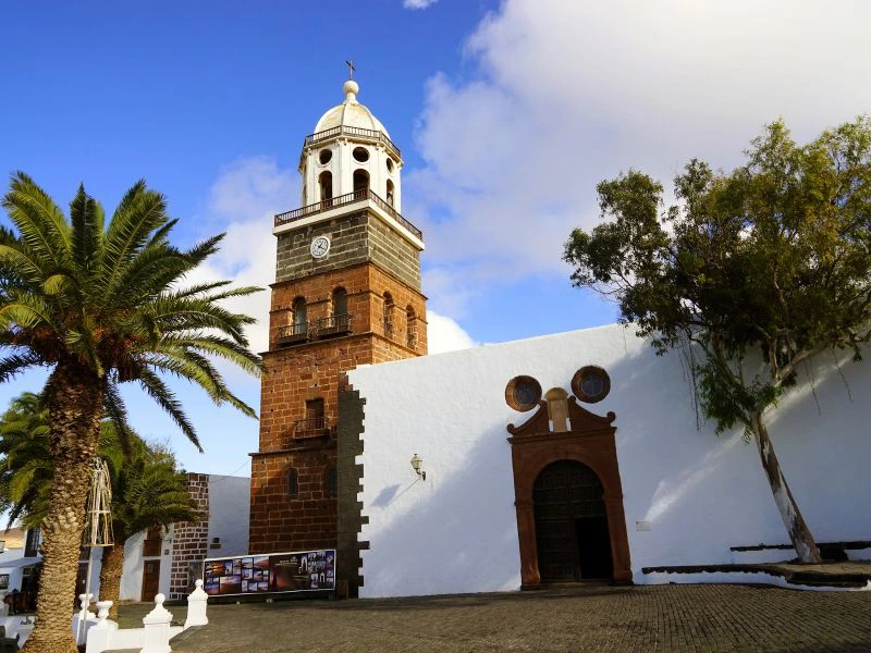 Kanaren Lanzarote Teguise historische Gebäude