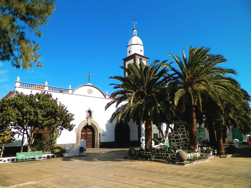Kanaren Lanzarote Yaiza kleine alte Kirche