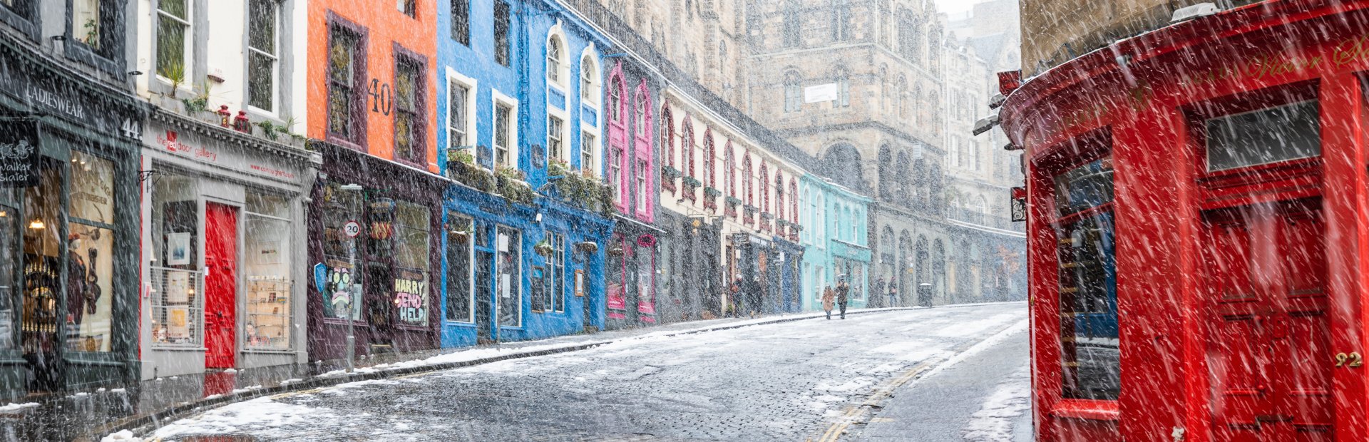 regnerische Straße in Schottland