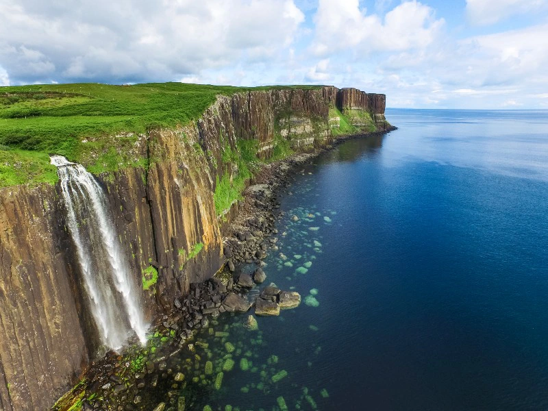 Schottland Skye mealt Wasserfall und Kilt Rock