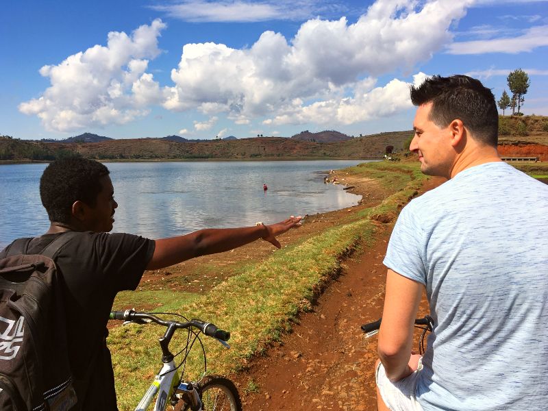 Radtour am Lake Tritriva in Madagaskar