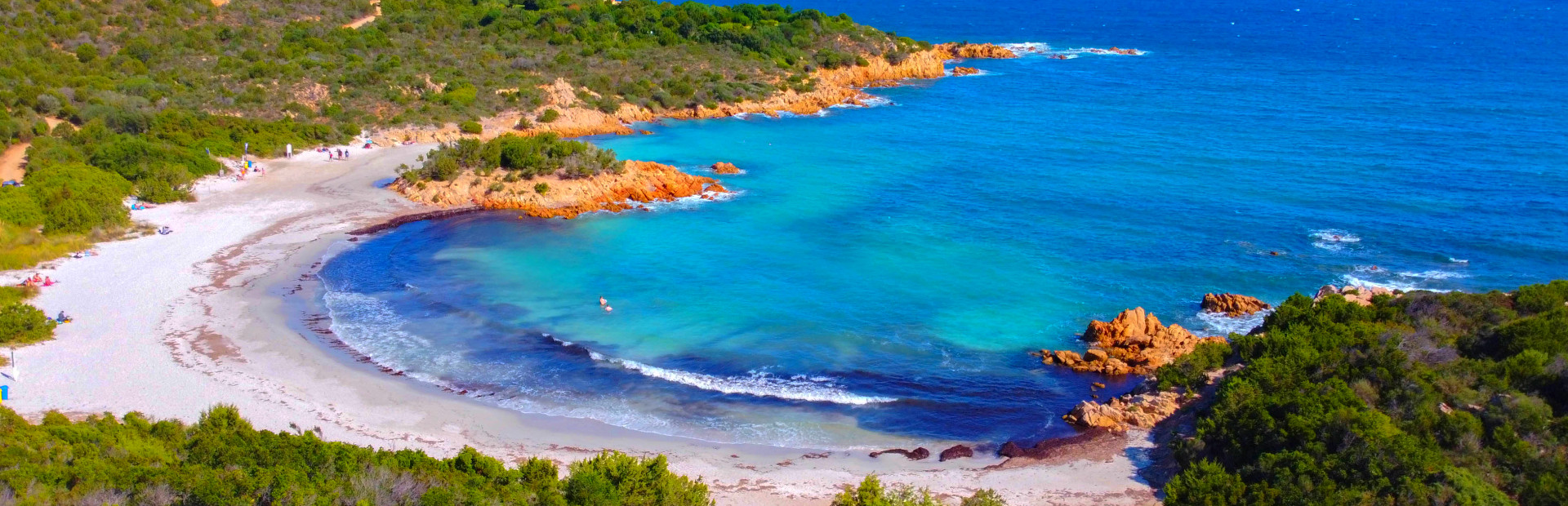 Strand an der Costa Smeralda, Sardinien