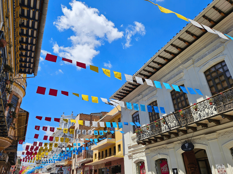 Bunte Straßen in Cuenca