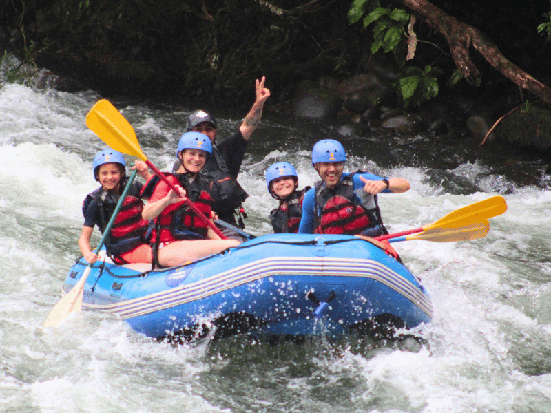 Gruppe beim Rafting
