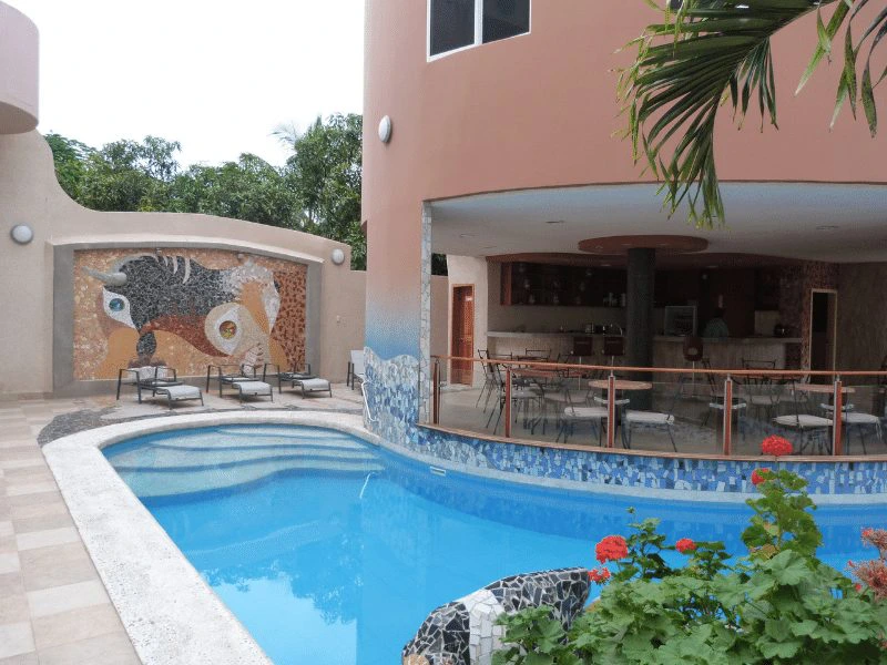 Hotelpool auf San Cristobal, Ecuador