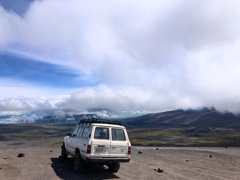 Ecuador Cotopaxi auto
