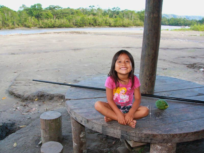lokales Mädchen in Tena in Ecuador