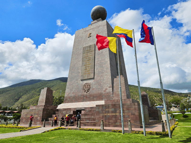 Mitad del Mundo Monument