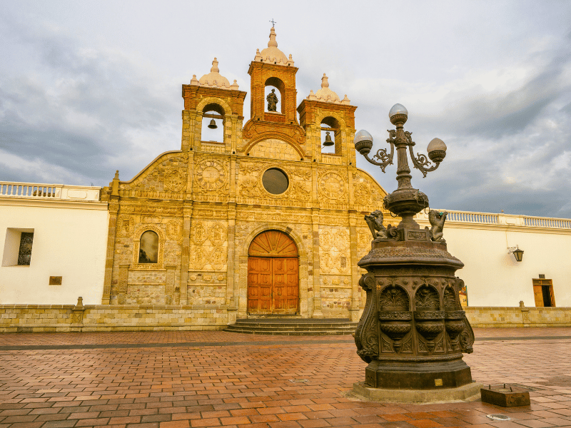 Kirche im Kolonialstil in Riobamba in Ecuador