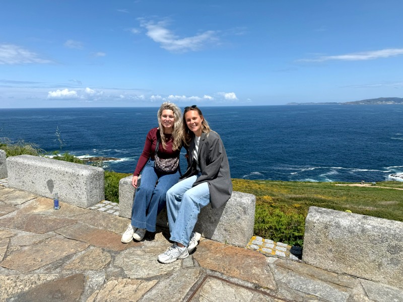 Frauen an der Promenade, A Coruna, Spanien