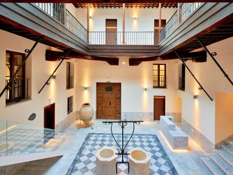 Innenhof des Apartments in Cadiz, Spanien