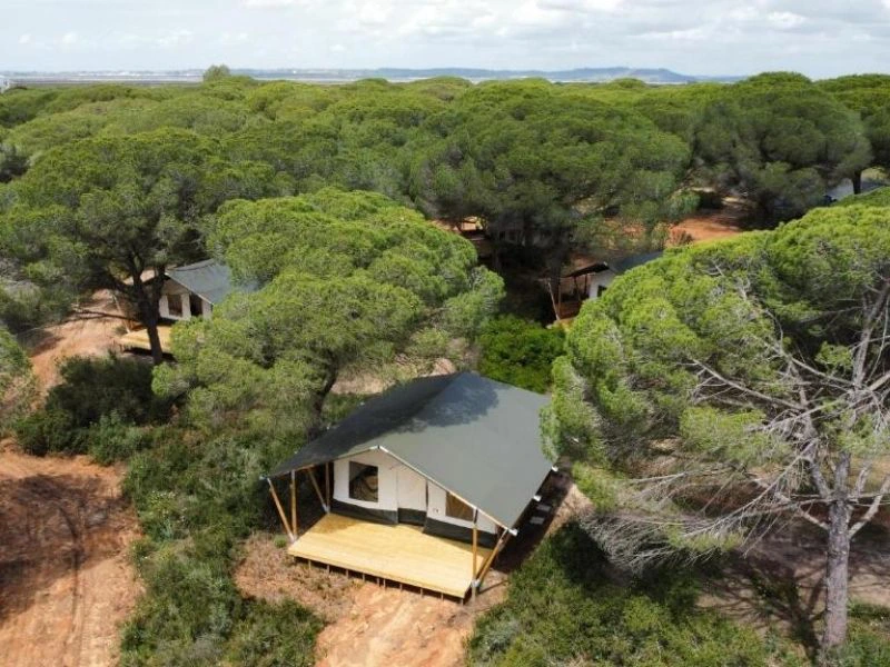 Blick auf die Glamping Unterkunft bei Cadiz, Spanien