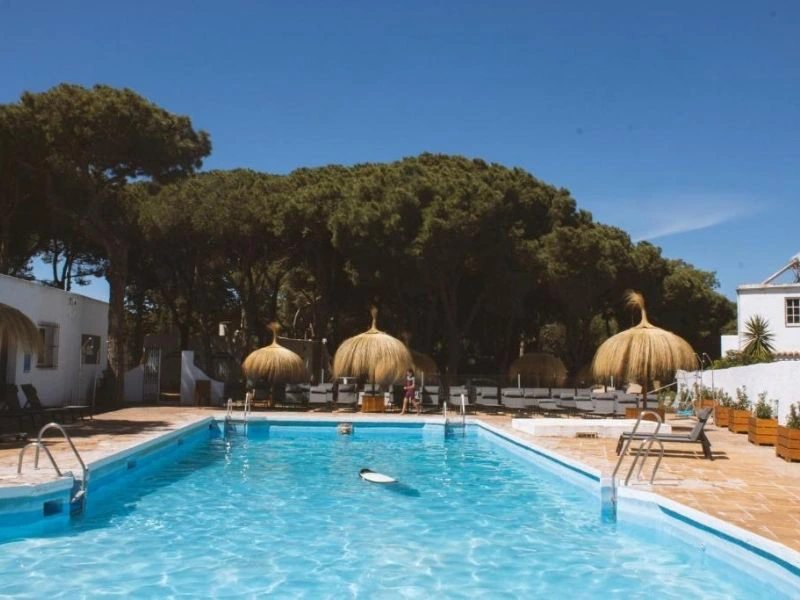 Pool der Glampingunterkunft an der Costa del Sol