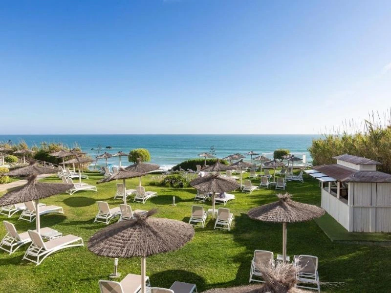 Blick auf das Hotel in Conil, Spanien