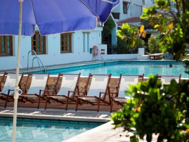 Pool der Unterkunft bei Granda, Spanien