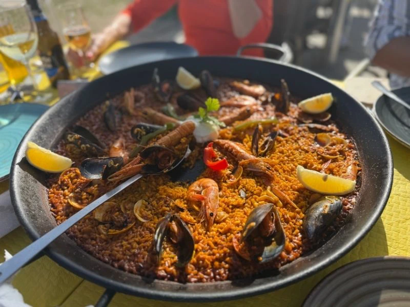 Paella Kochworkshop , ländliche Umgebung bei Malaga, Spanien