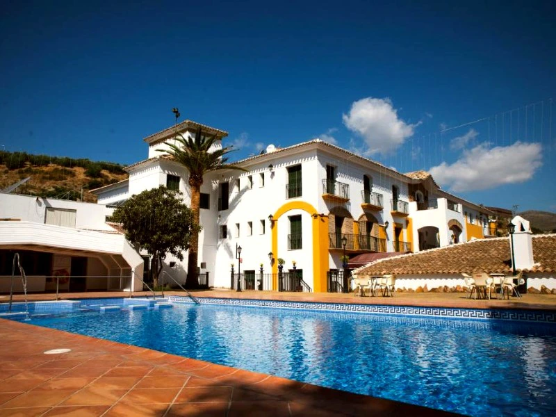 Pool der Unterkunft bei Priego de Cordoba, Spanien