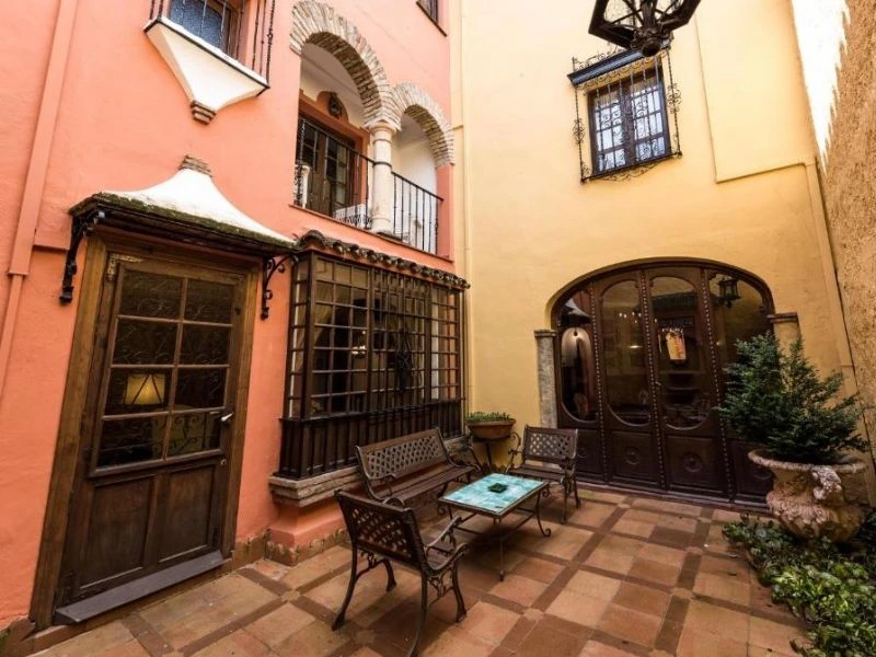 Innenhof der Unterkunft in Ronda, Spanien