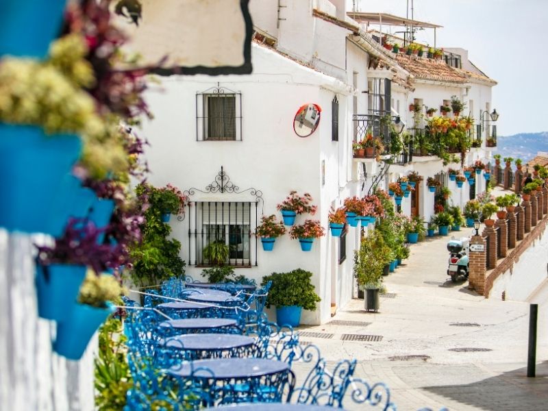 Straßen eines kleinen Dorfes im Inland von der Costa del Sol, Spanien