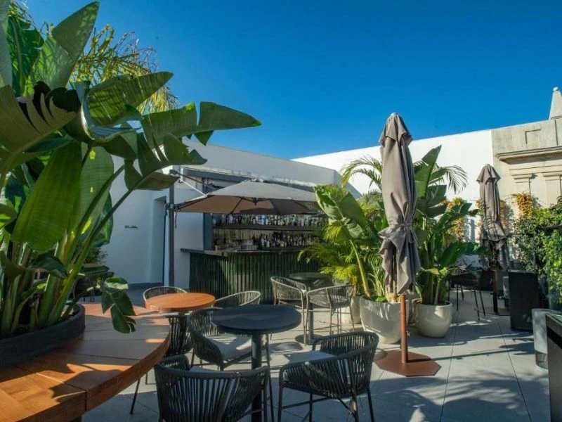 Blick auf das Stadthotel in Sevilla, Spanien