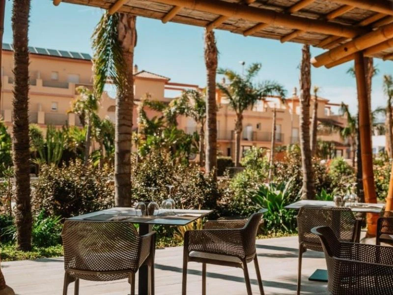 Außenbereich des Hotels in Tarifa, Spanien