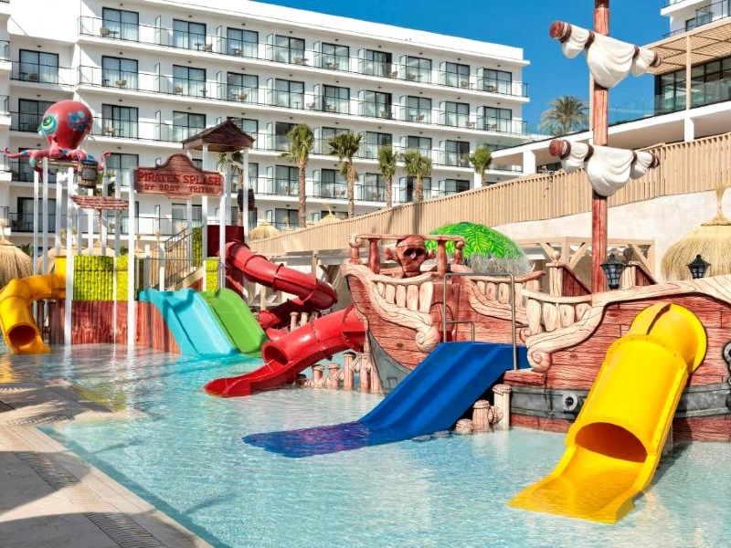 Spielplatz der Unterkunft in Benalmadena, Spanien